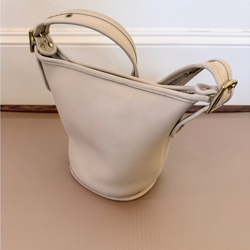 Coach Vintage Maggie Duffle 9019 in Cream
